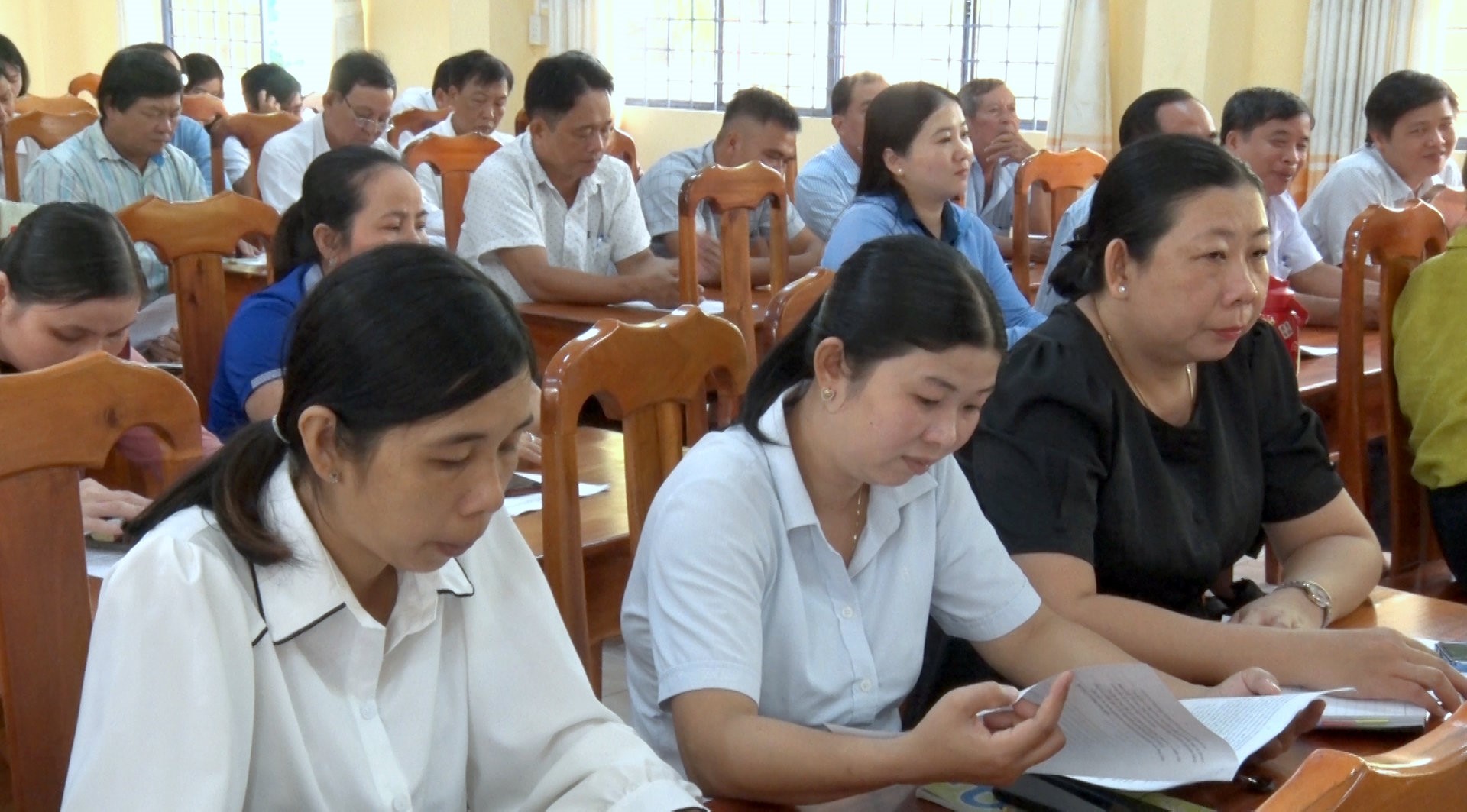 Ban Tuyên giáo Huyện ủy Phú Tân tập huấn truyền thông về bảo vệ quyền lợi người tiêu dùng năm 2024