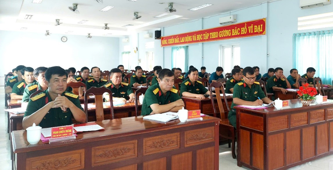 Bộ Chỉ huy Quân sự tỉnh đối thoại dân chủ với cán bộ, chiến sĩ Ban Chỉ huy Quân sự huyện Phú Tân