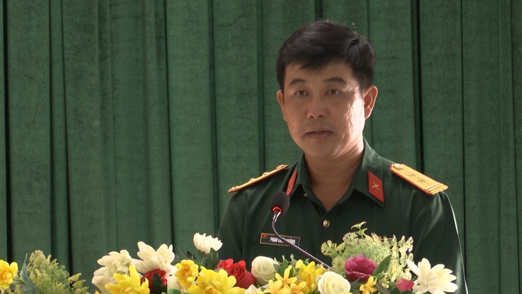 Bộ Chỉ huy Quân sự tỉnh đối thoại dân chủ với cán bộ, chiến sĩ Ban Chỉ huy Quân sự huyện Phú Tân