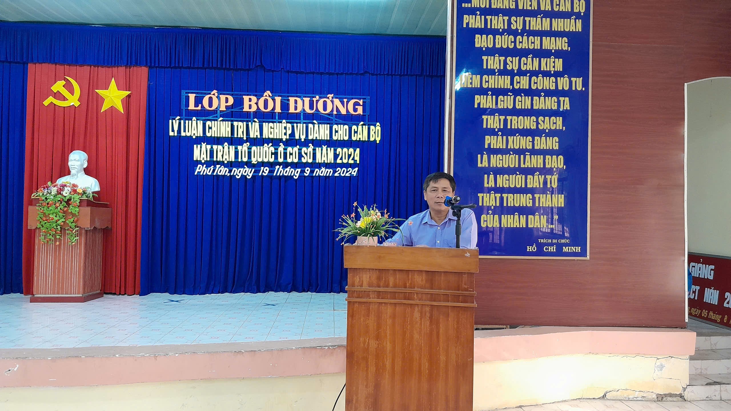 Phú Tân bồi dưỡng lý luận chính trị và nghiệp vụ cho cán bộ Mặt trận Tổ quốc ở cơ sở 