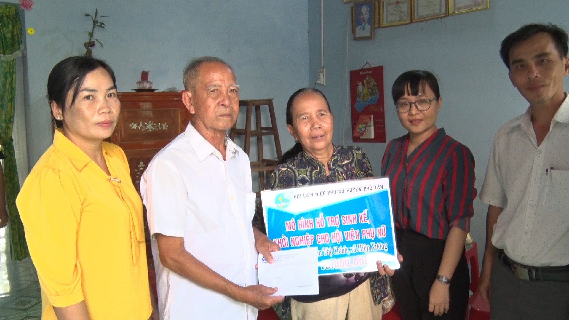 Phú Tân nhiều chị em hội viên phụ nữ khá lên nhờ nguồn vốn “hỗ trợ sinh kế”