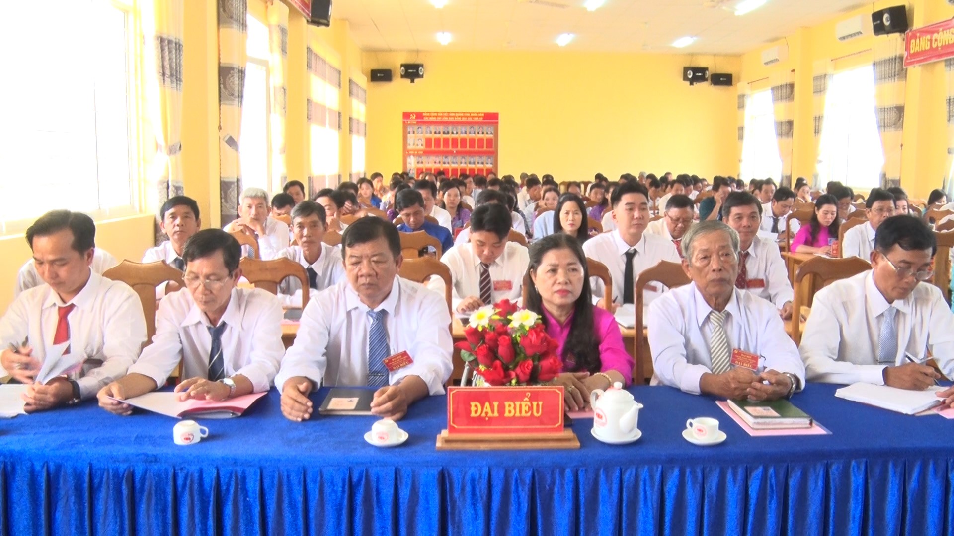 Bí thư Huyện ủy Phú Tân Huỳnh Thành Danh dự Đại hội điểm Chi bộ đầu tiên của huyện Phú Tân
