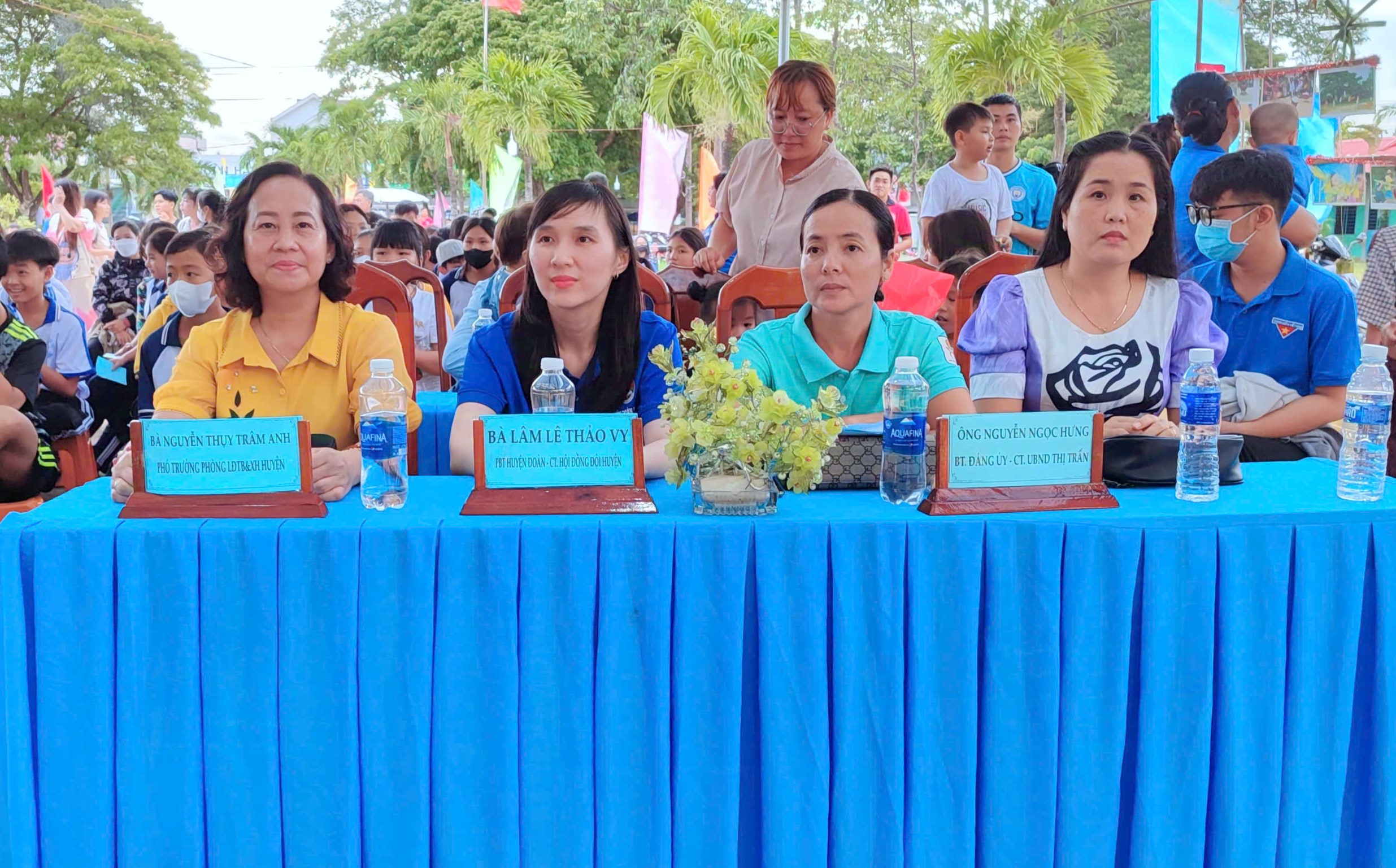 Thị trấn Phú Mỹ chương trình “Vui hội trăng rằm lồng đèn thắp sáng ước mơ” cho trẻ em nghèo và trẻ em có hoàn cảnh đặc biệt 