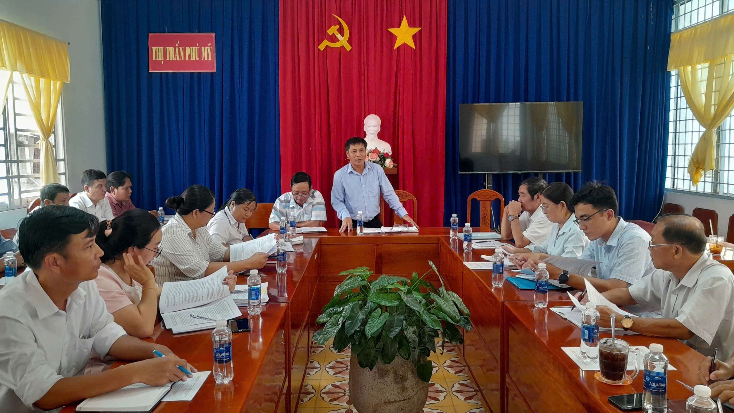 Giám sát việc tiếp công dân, giải quyết đơn thư khiếu nại, tố cáo của công dân