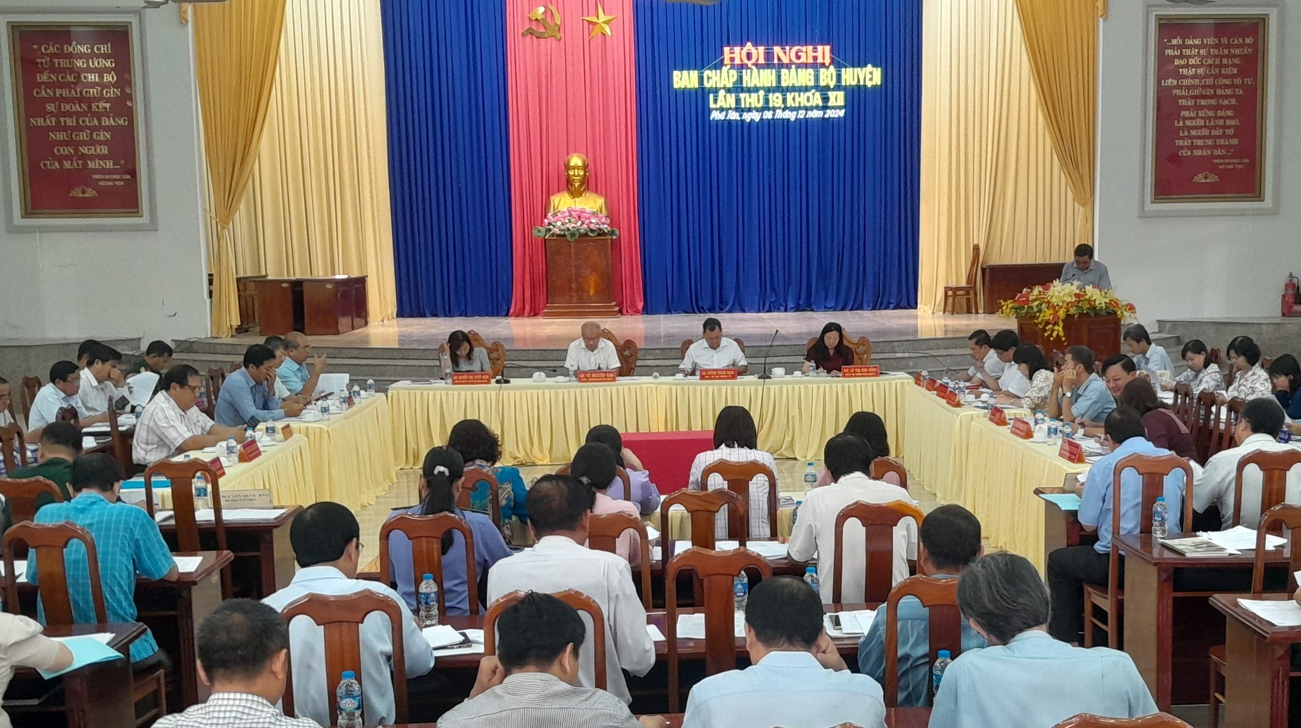 Năm 2025, Ban Chấp hành Đảng bộ huyện Phú Tân đề ra 14 chỉ tiêu để thực hiện
