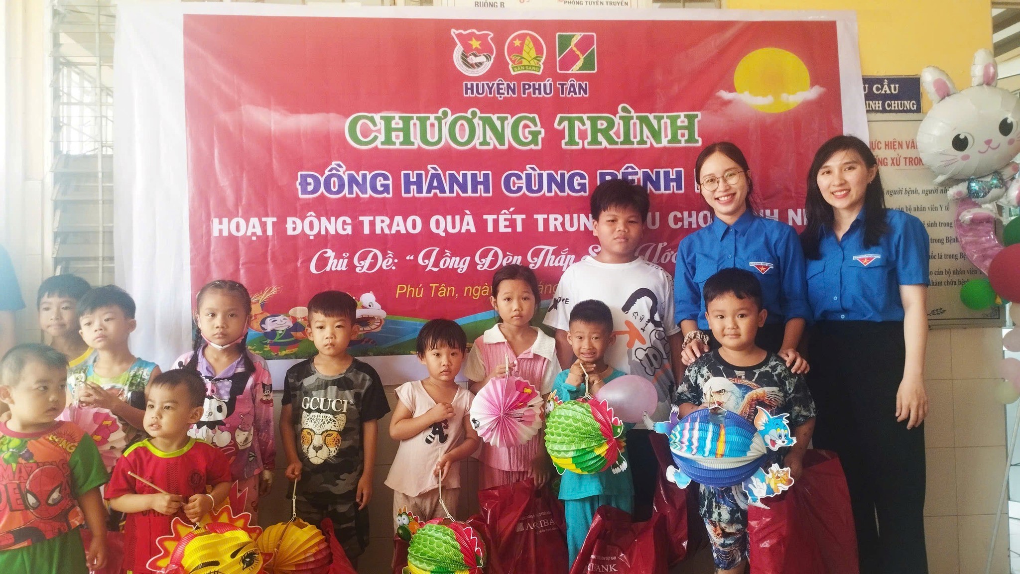 Huyện đoàn Phú Tân đồng hành cùng bệnh nhi dịp Tết Trung thu năm 2024