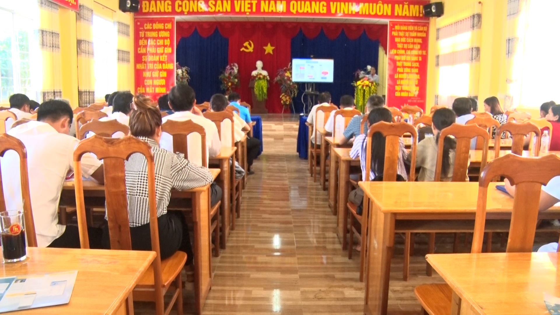 Phú Tân tập huấn tổ công nghệ số cộng đồng