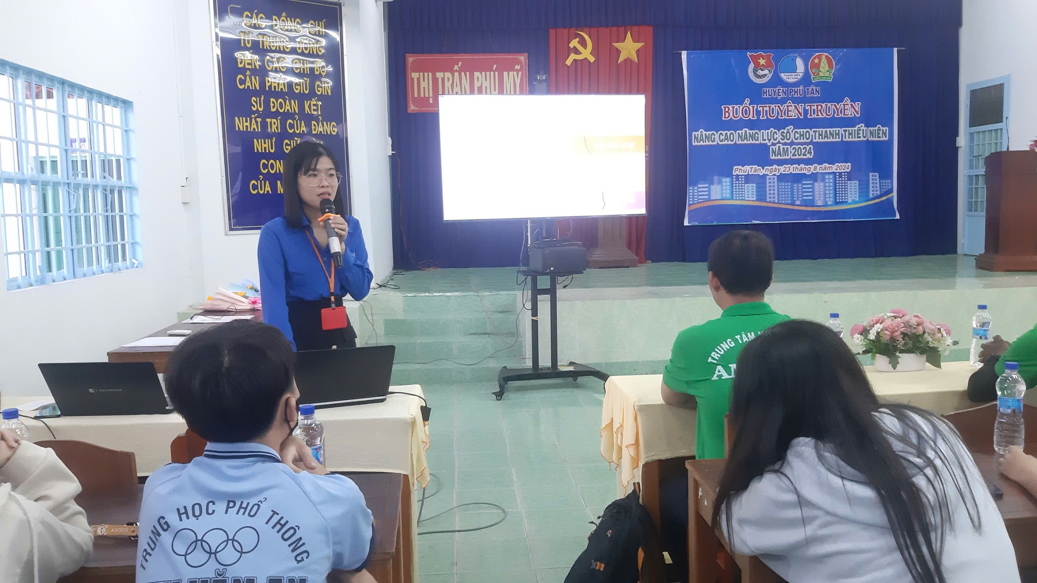 Phú Tân sôi nổi hoạt động nâng cao năng lực số cho thanh niên