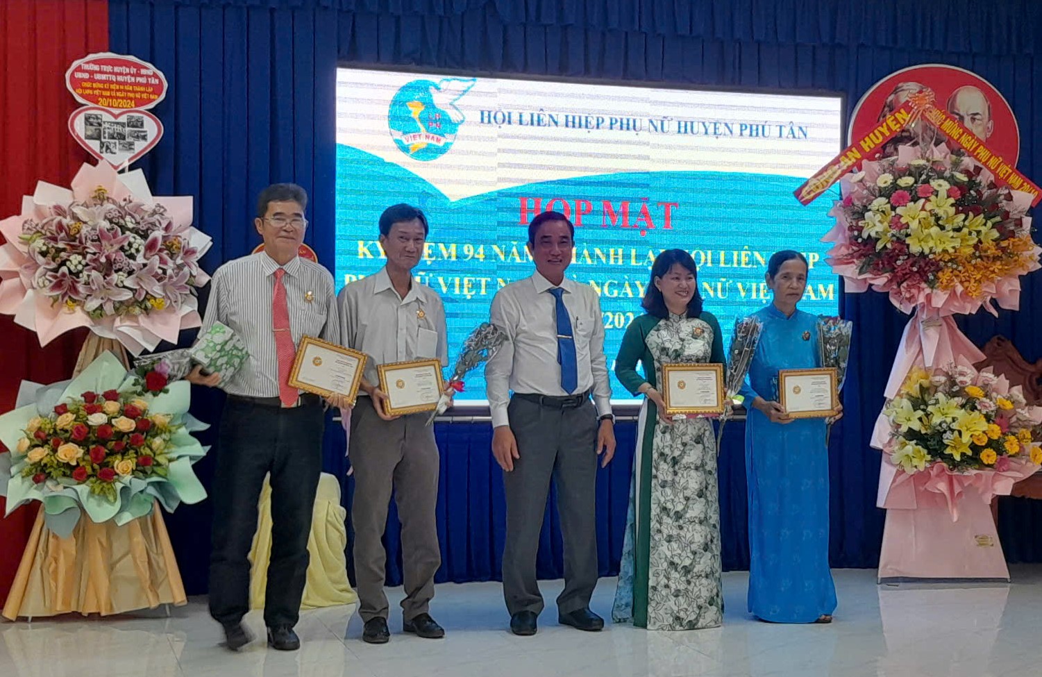 Hội Liên hiệp Phụ nữ huyện Phú Tân Họp mặt kỷ niệm 94 năm Ngày thành lập Hội LHPN Việt Nam