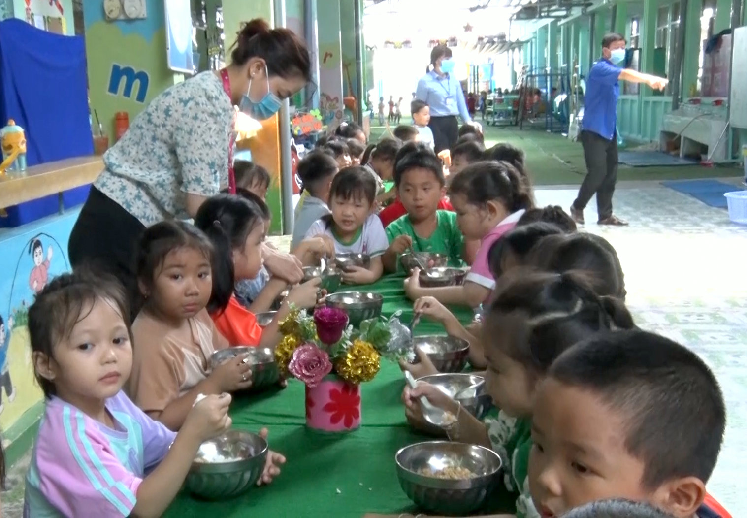 Đảm bảo an toàn thực phẩm và chất lượng bữa ăn bán trú 