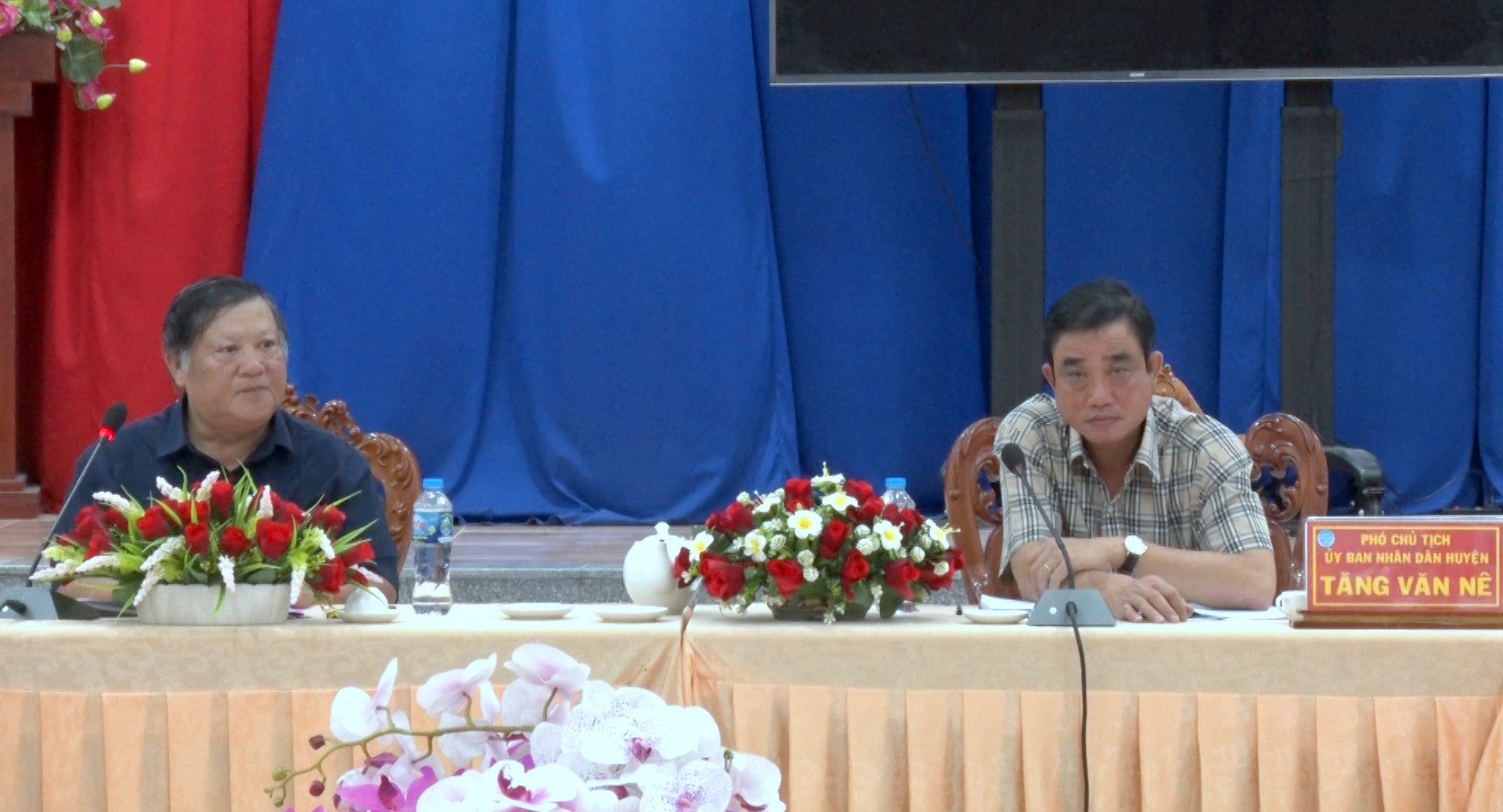 Sơ kết công tác chi trả chính sách trợ giúp xã hội qua hệ thống Bưu điện và triển khai chi trả an sinh xã hội không dùng tiền mặt