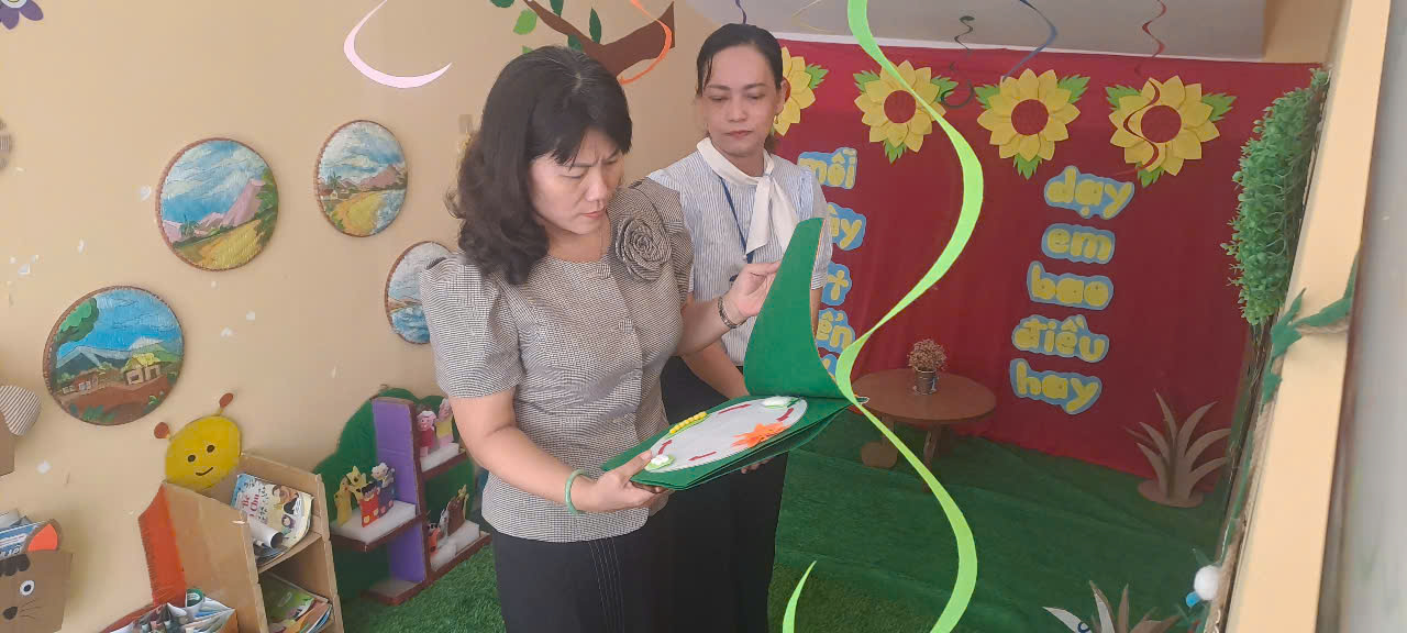 Giám đốc Sở Giáo dục và Đào tạo An Giang kiểm tra công nhận trường Mầm non Phú Thọ đạt chuẩn quốc gia mức độ 1