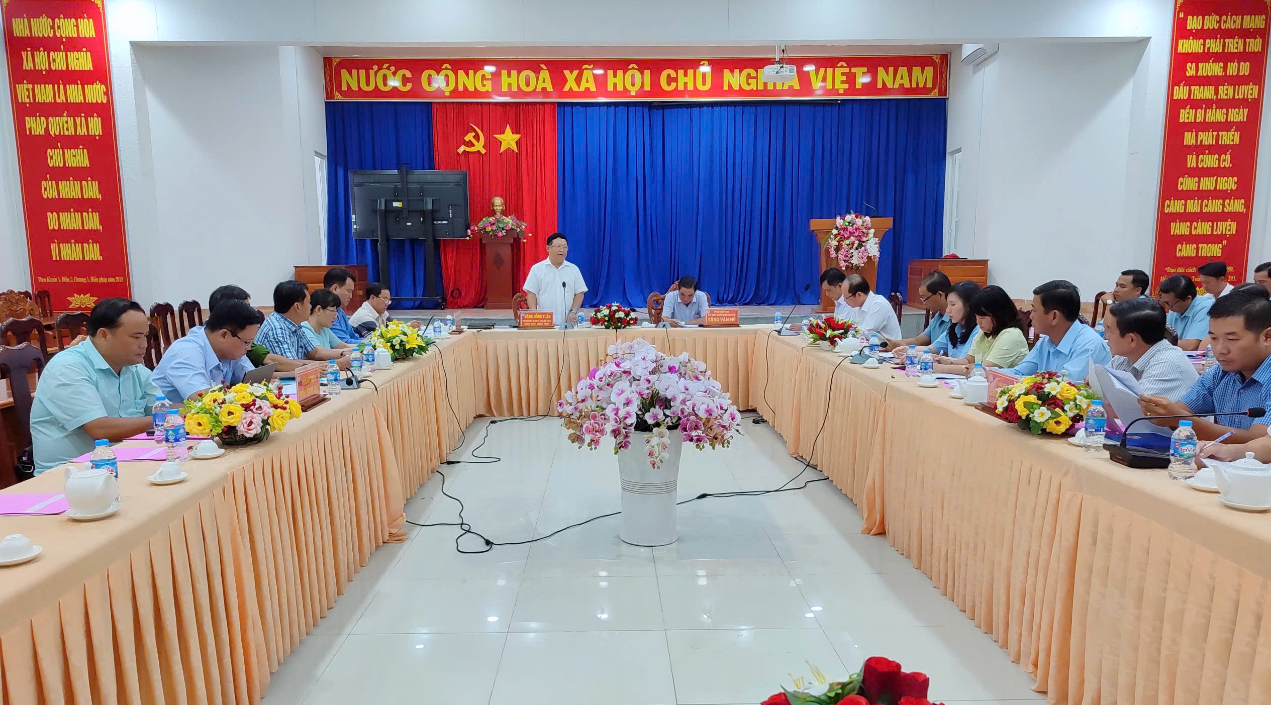 Ban Chỉ đạo tỉnh kiểm tra tình hình thực hiện chính sách bảo hiểm xã hội, bảo hiểm y tế tại Phú Tân