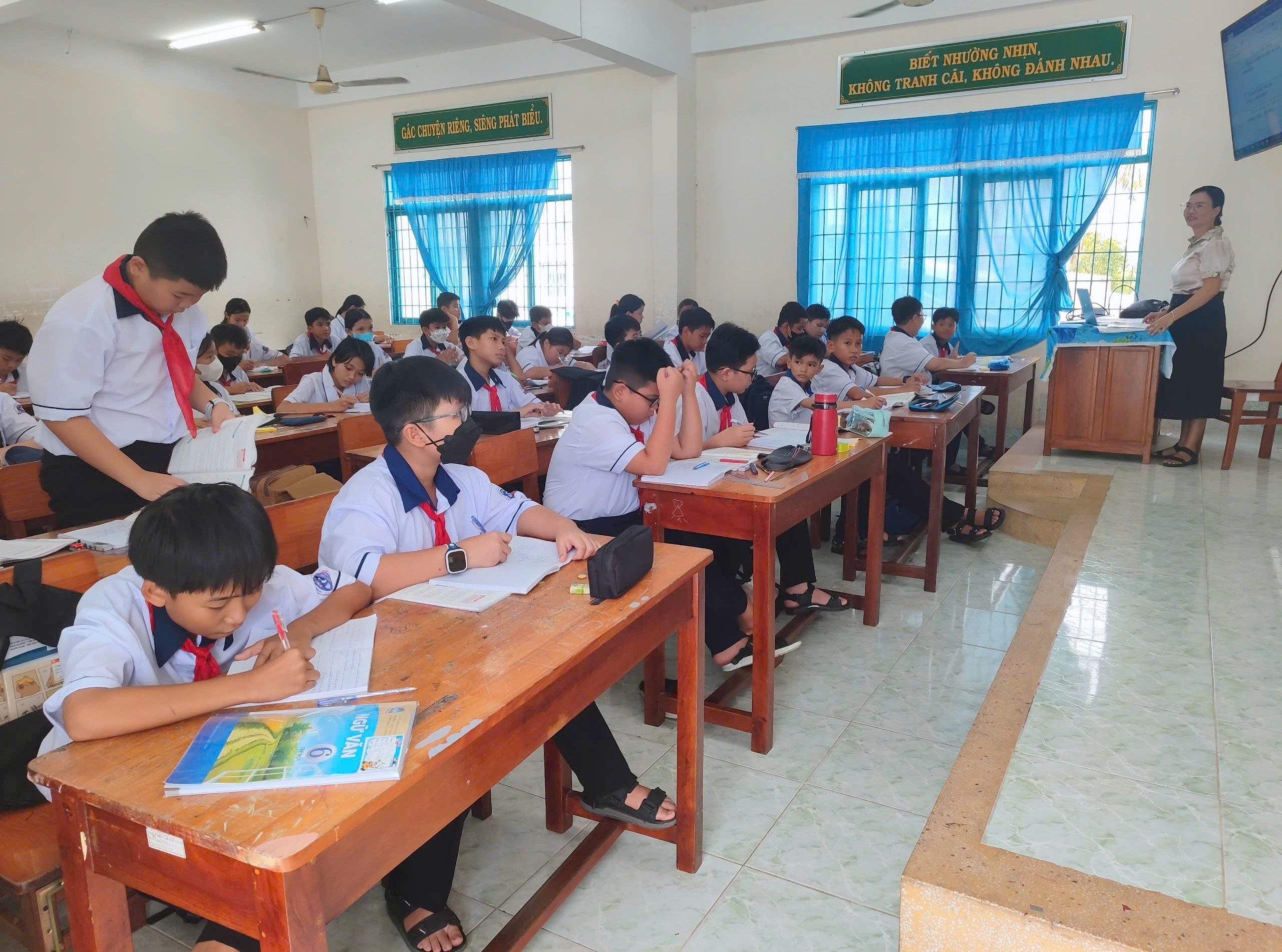 Ngành Giáo dục huyện Phú Tân quyết tâm hoàn thành tốt nhiệm vụ năm học mới