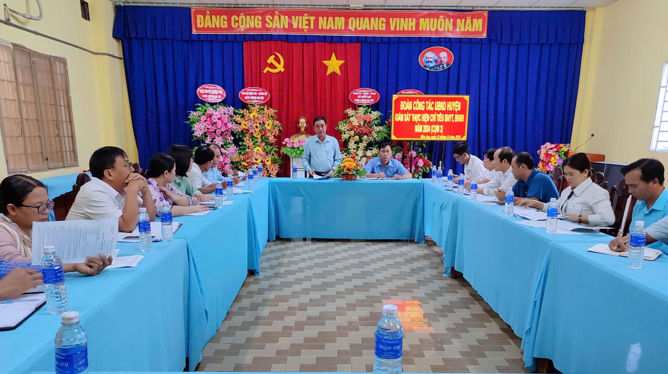 Ủy ban nhân dân huyện Phú Tân giám sát thực hiện chỉ tiêu bảo hiểm y tế và bảo hiểm xã hội năm 2024 tại cụm xã Hòa Lạc